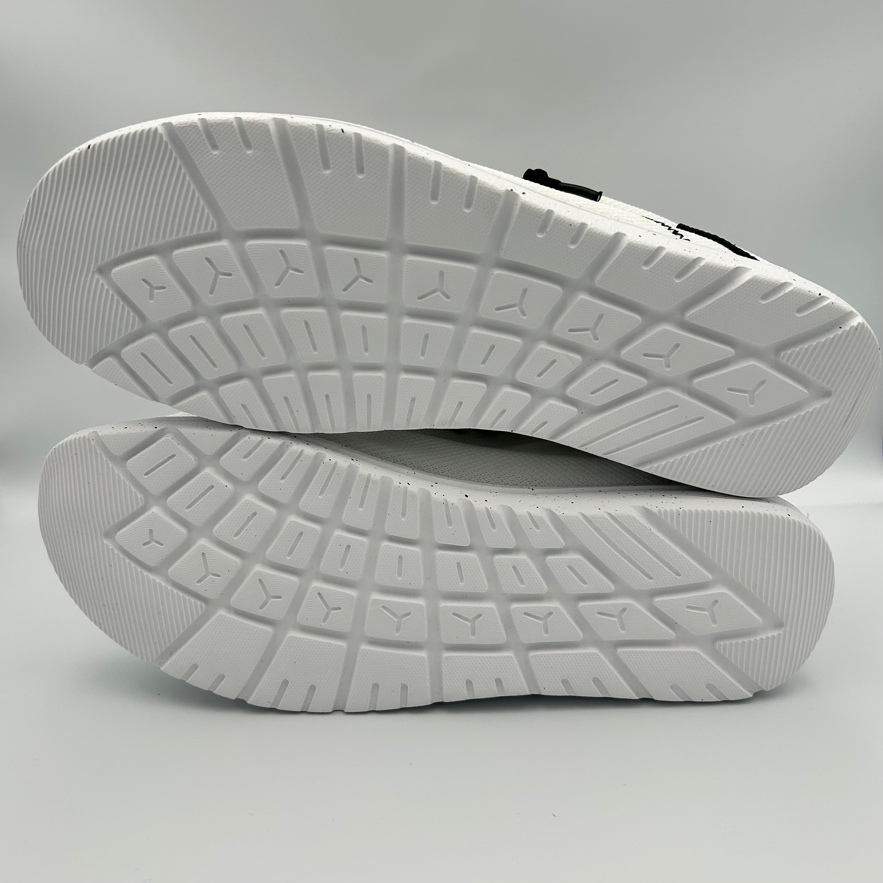 Rodeo White Shoe (Outdoors)
